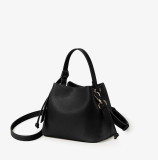 Hot selling fashionable single shoulder crossbody bag with armpit carrying and crossbody bag for women