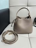 Hot selling fashionable single shoulder crossbody bag with armpit carrying and crossbody bag for women