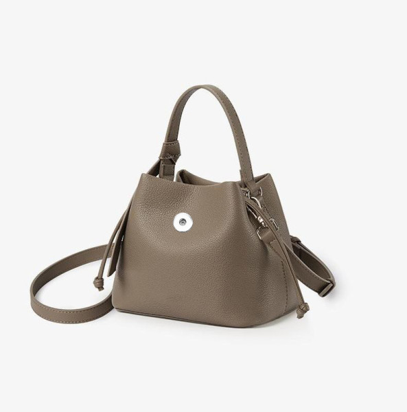 Hot selling fashionable single shoulder crossbody bag with armpit carrying and crossbody bag for women