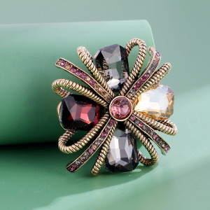 Square knot brooch geometric chest flower  crystal brooch jewelry