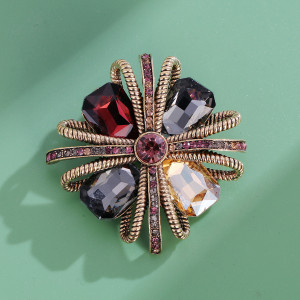 Square knot brooch geometric chest flower  crystal brooch jewelry