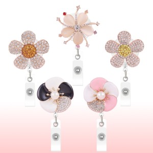 DIY Diamond studded Metal Flower Shaped Easy to Pull Buckle Fashion Jewelry Decoration Telescopic ID Badge Clip