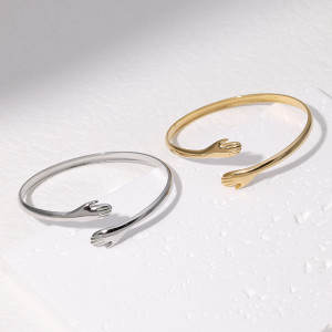 Titanium steel bracelet with an open mouth that hugs the palm and does not fade stainless steel bracelet