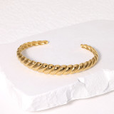 Titanium steel bracelet does not fade, open bracelet, stainless steel bracelet, cool style