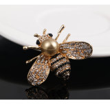 Frog brooch, owl brooch, dragonfly butterfly enamel chest flower, peacock animal brooch, clothing accessories