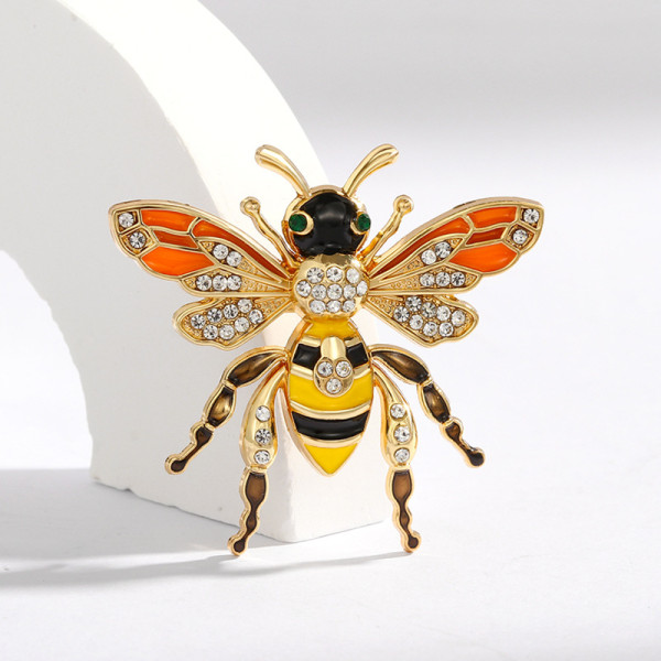 Yellow bee environmental protection brooch insect women's clothing accessories high-end chest flower brooch