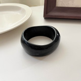 Wide irregular resin bracelet with female niche design, dyed wide bracelet