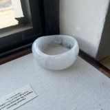 Wide irregular resin bracelet with female niche design, dyed wide bracelet