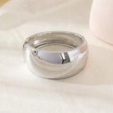 Premium irregular alloy bracelet, smooth and minimalist, trendy and stylish fashion band