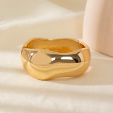 Premium irregular alloy bracelet, smooth and minimalist, trendy and stylish fashion band