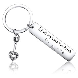 Customized keychain pendant for girlfriends and couples, stainless steel fashionable keychain hanging