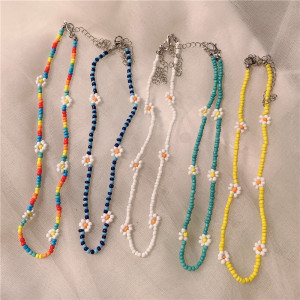 The taste of spring~Short glass bead necklace for women, versatile collarbone chain for women