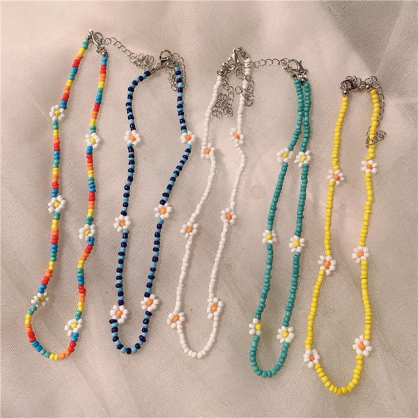The taste of spring~Short glass bead necklace for women, versatile collarbone chain for women