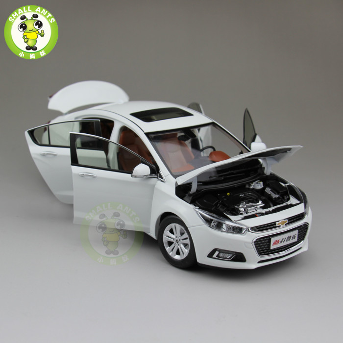 1:18 Chevrolet New Cruze 2015 Diecast Car Model White