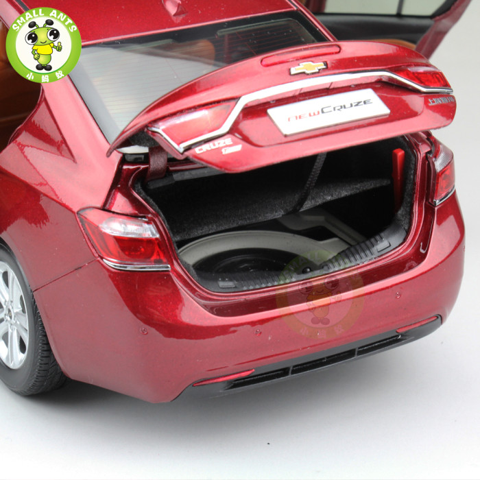 1:18 Chevrolet New Cruze 2015 Diecast Car Model Red