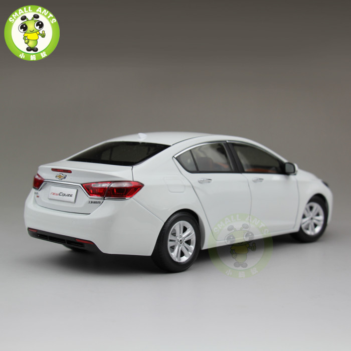 1:18 Chevrolet New Cruze 2015 Diecast Car Model White