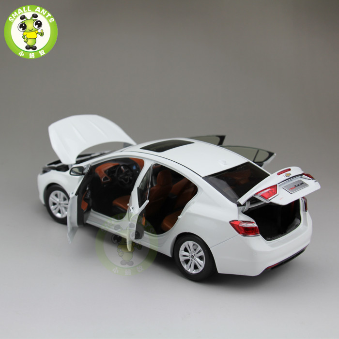 1:18 Chevrolet New Cruze 2015 Diecast Car Model White
