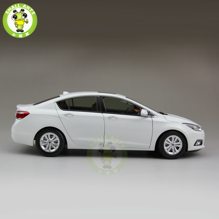 1:18 Chevrolet New Cruze 2015 Diecast Car Model White