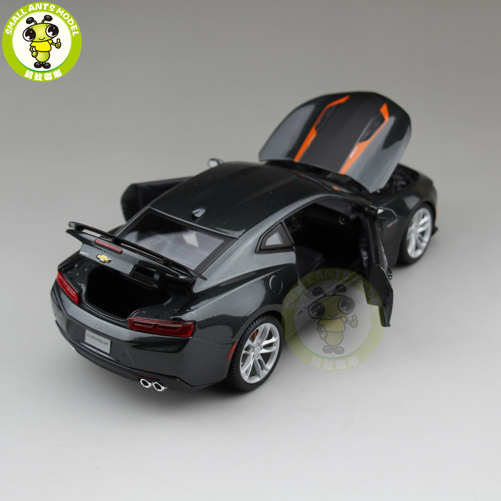 1/18 2017 Chevrolet CAMARO Fifty Year Anniversary Diecast Model