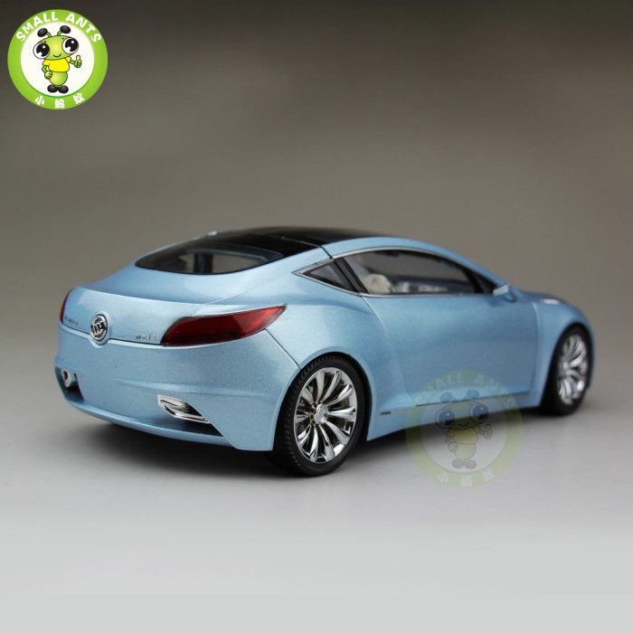 1:18 US GMC Buick Riviera 2009 Diecast Car Model Blue