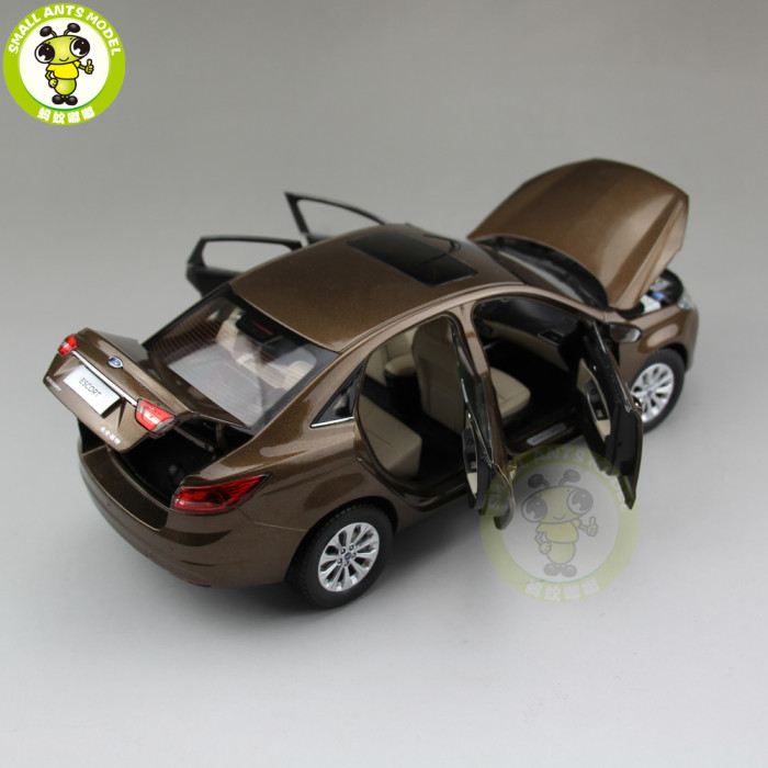 1/18 Ford Escort Diecast car model for collection gifts hobby Brown