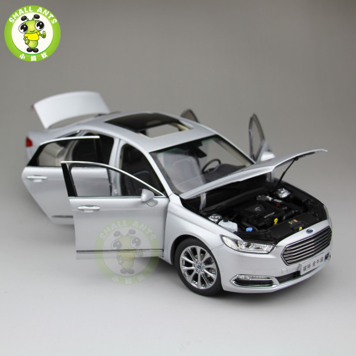 1:18 Ford Taurus Diecast model car for collection gifts hobby Silver