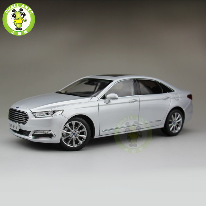 1:18 Ford Taurus Diecast model car for collection gifts hobby Silver
