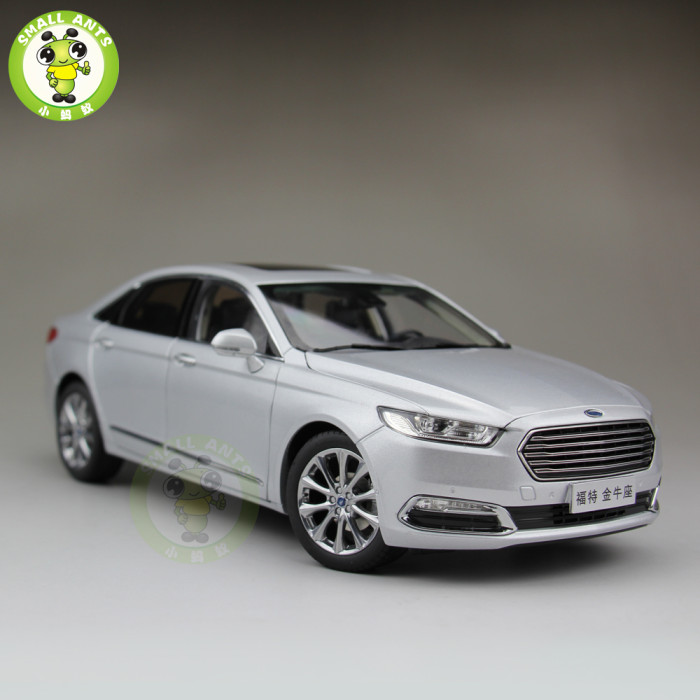 1:18 Ford Taurus Diecast model car for collection gifts hobby Silver