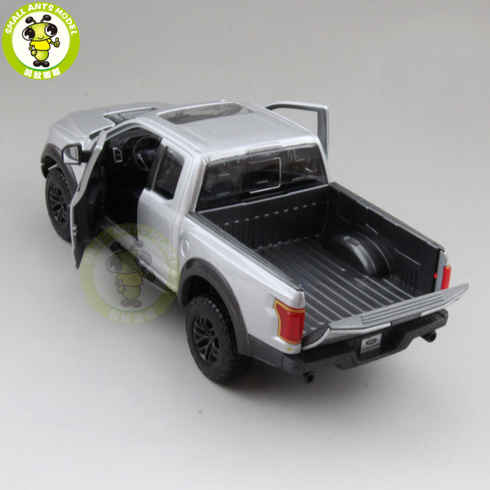 1/24 Ford F150 F 150 Raptor 2017 Trucks Pickup Diecast Metal Car Model Toys for kids Boy Girl Gift Collection Maisto Silver