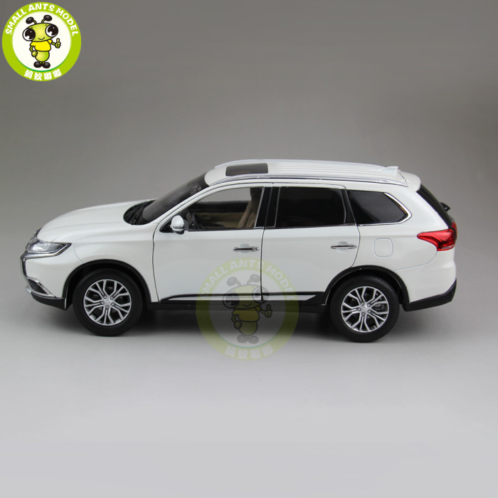 1/18 Mitsubishi OUTLANDER SUV Diecast Metal Car SUV Model Toys kids Boy Girl Gift Collection