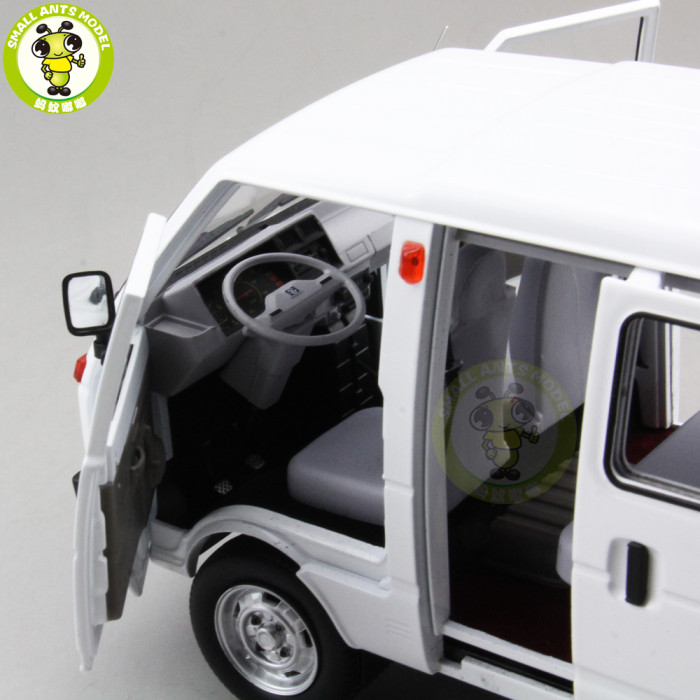 1/18 Toyota DAIHATSU China Tianjin Huali TJ110 Diecast Car Van Model Toy Gift Collection White