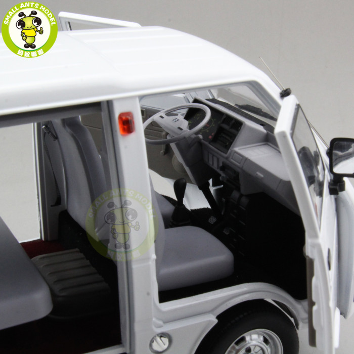 1/18 Toyota DAIHATSU China Tianjin Huali TJ110 Diecast Car Van Model Toy Gift Collection White