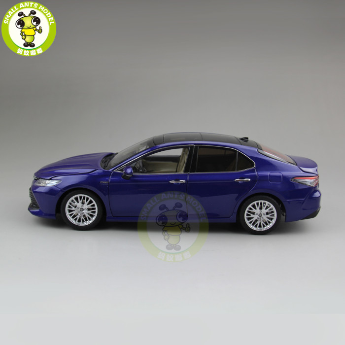 1/18 Toyota Camry 2018 8th generation hybrid Diecast Car Model Toys for kids Children Birthday Gift Collection Blue