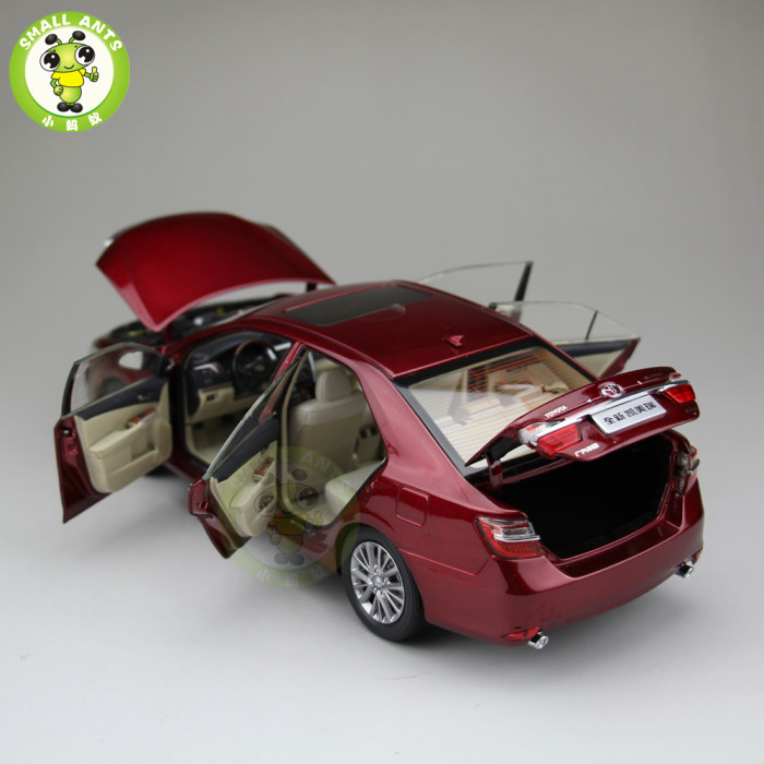 1:18 Toyota New Camry 2015 Diecast Car Model Red