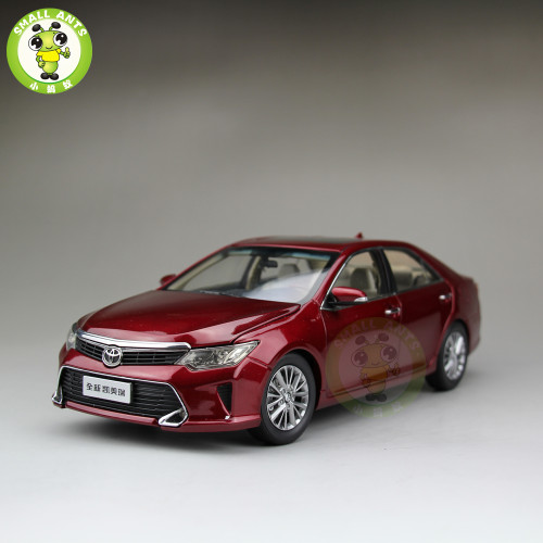 1:18 Toyota New Camry 2015 Diecast Car Model Red