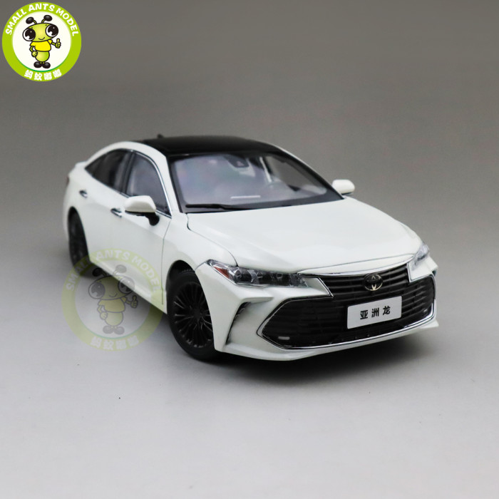1/18 Toyota Avalon Diecast Car Model Toys kids Boy Girl Gifts Collection White