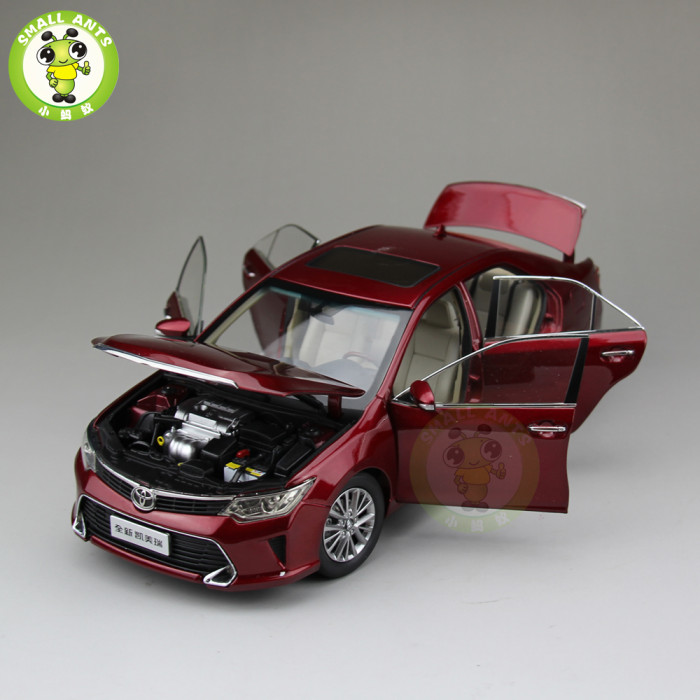 1:18 Toyota New Camry 2015 Diecast Car Model Red