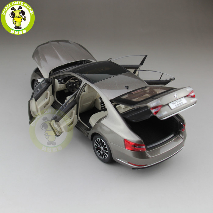 1/18 VW Skoda SUPERB Diecast Metal CAR MODEL Toy Girl Boy Birthday gift Gold Color