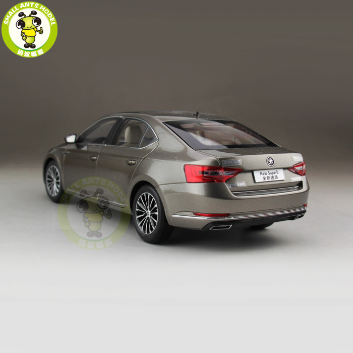 1/18 VW Skoda SUPERB Diecast Metal CAR MODEL Toy Girl Boy Birthday gift Gold Color