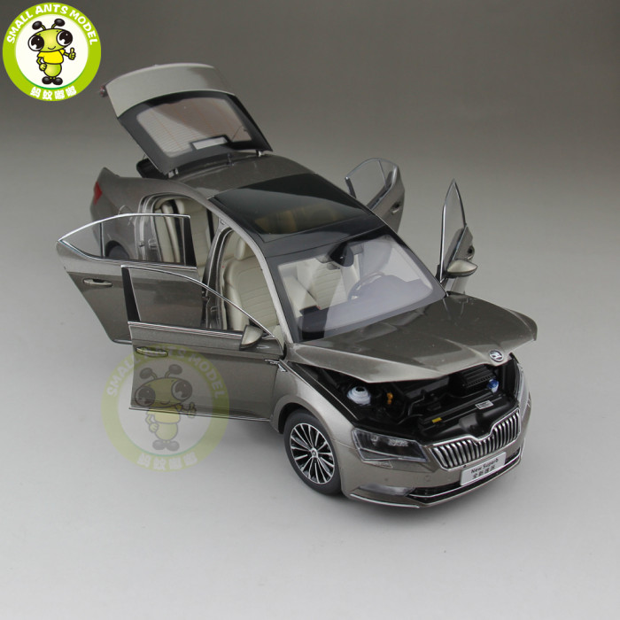 1/18 VW Skoda SUPERB Diecast Metal CAR MODEL Toy Girl Boy Birthday gift Gold Color