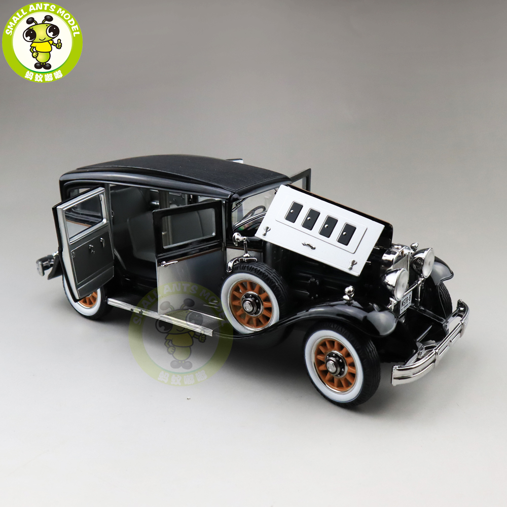 1/18 AUTO WORLD 1931 PEERLESS MASTER 8 SEDAN Diecast Model Car