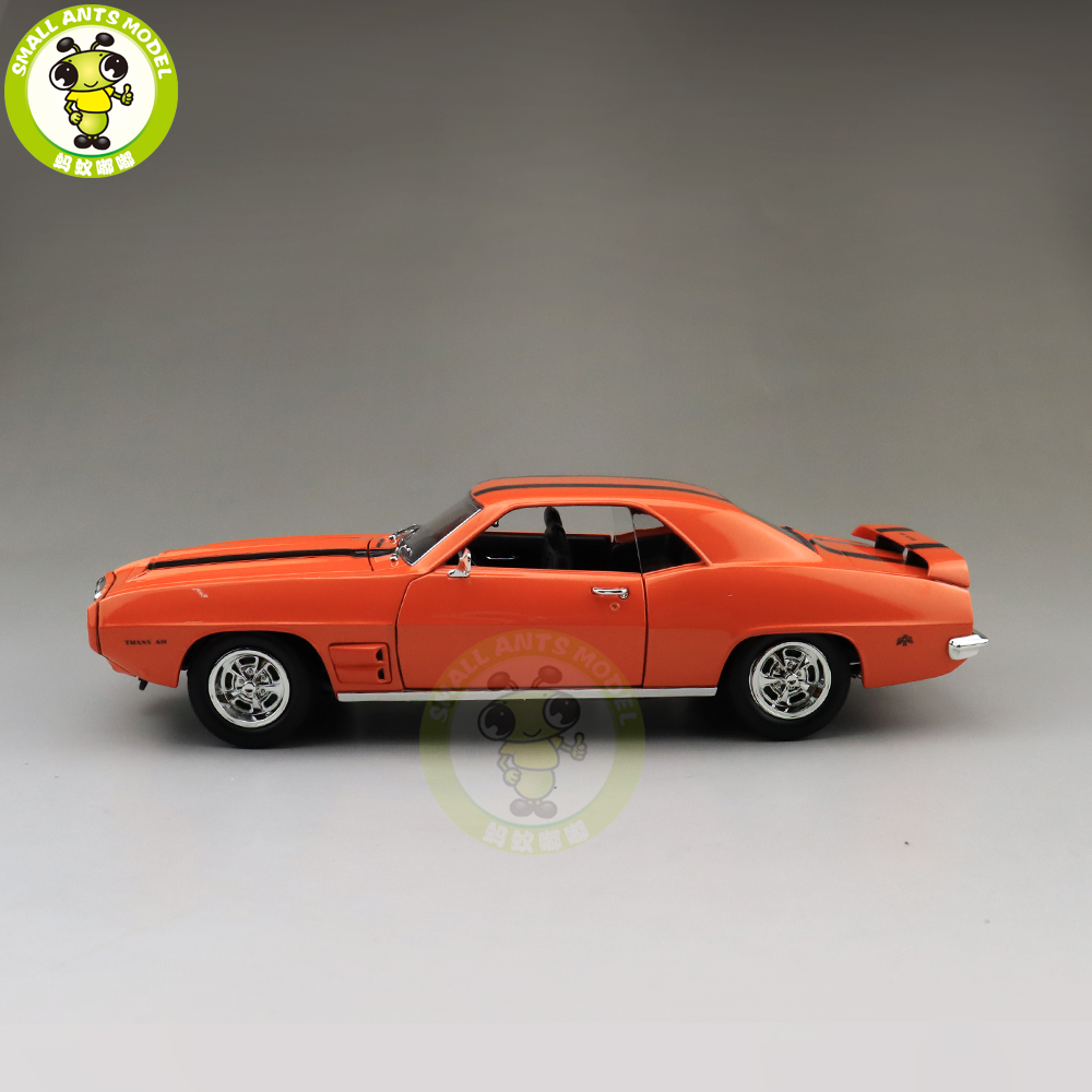 1/18 1969 PONTIAC FIREBIRD TRANS Road Signature Diecast Model Car
