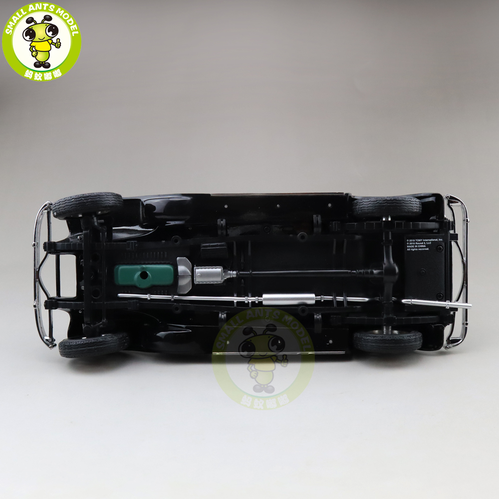 1/18 AUTO WORLD 1931 PEERLESS MASTER 8 SEDAN Diecast Model Car