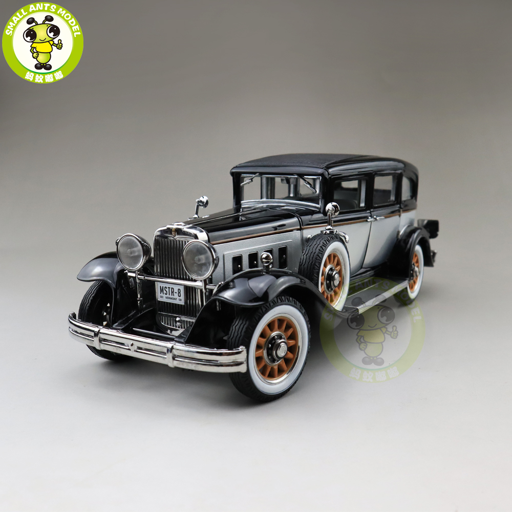 1/18 AUTO WORLD 1931 PEERLESS MASTER 8 SEDAN Diecast Model Car