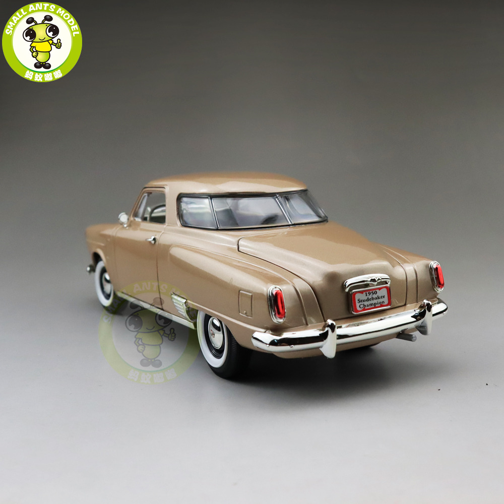 1/18 1950 STUDEBAKER CHAMPION Road Signature Diecast Model Car