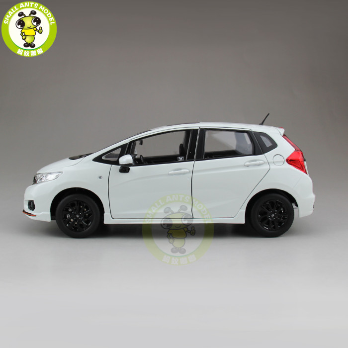 1/18 Honda FIT Sport 2018 Diecast Metal Car Model Toys Boy Girl Gift Collection Hobby White