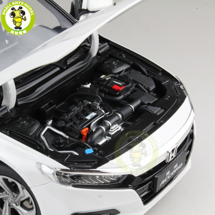 1/18 Honda Accord 10th Sedan Diecast Metal Car Model Toys Boy Girl Gift Collection Hobby White