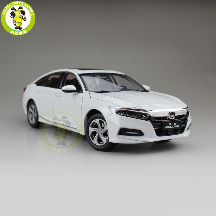 1/18 Honda Accord 10th Sedan Diecast Metal Car Model Toys Boy Girl Gift Collection Hobby White