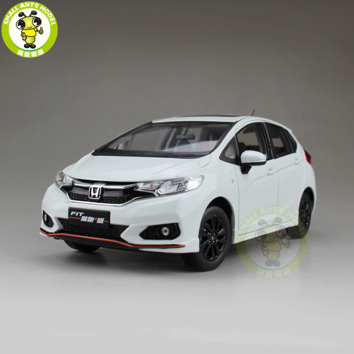 1/18 Honda FIT Sport 2018 Diecast Metal Car Model Toys Boy Girl Gift Collection Hobby White