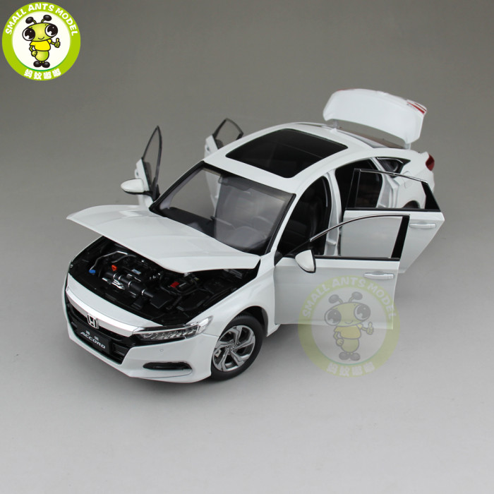 1/18 Honda Accord 10th Sedan Diecast Metal Car Model Toys Boy Girl Gift Collection Hobby White